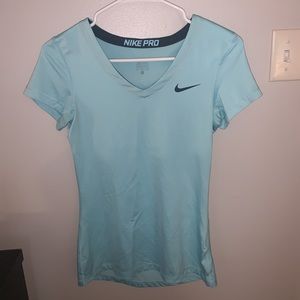 Nike pro workout top